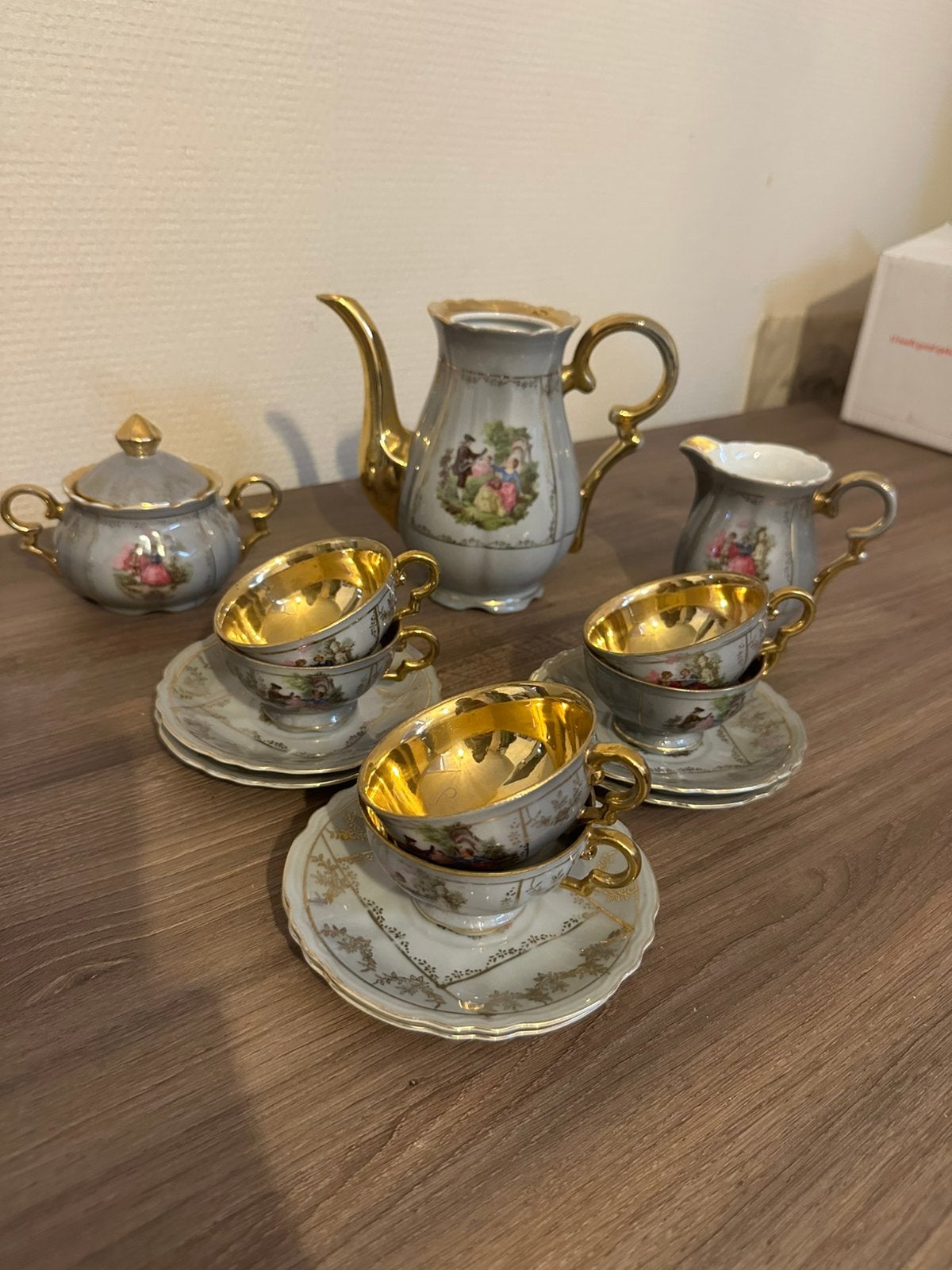 Versailles porseleinen mokka servies, 6 pers, Ophalen