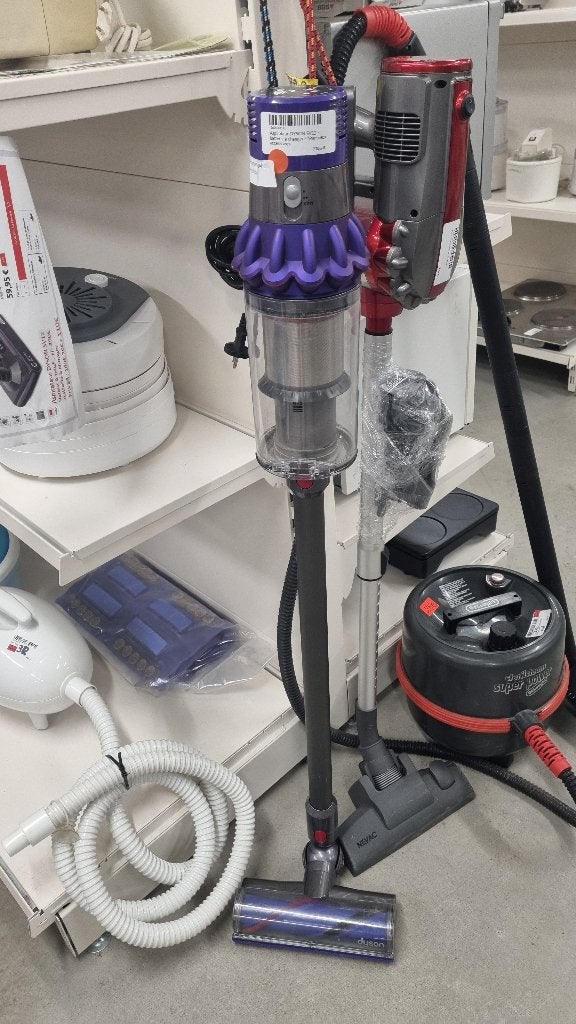 Très bel aspirateur Dyson SV 12 - batterie à changer, Electroménager, Réservoir, Enlèvement, Puissance d'aspiration réglable, Dyson