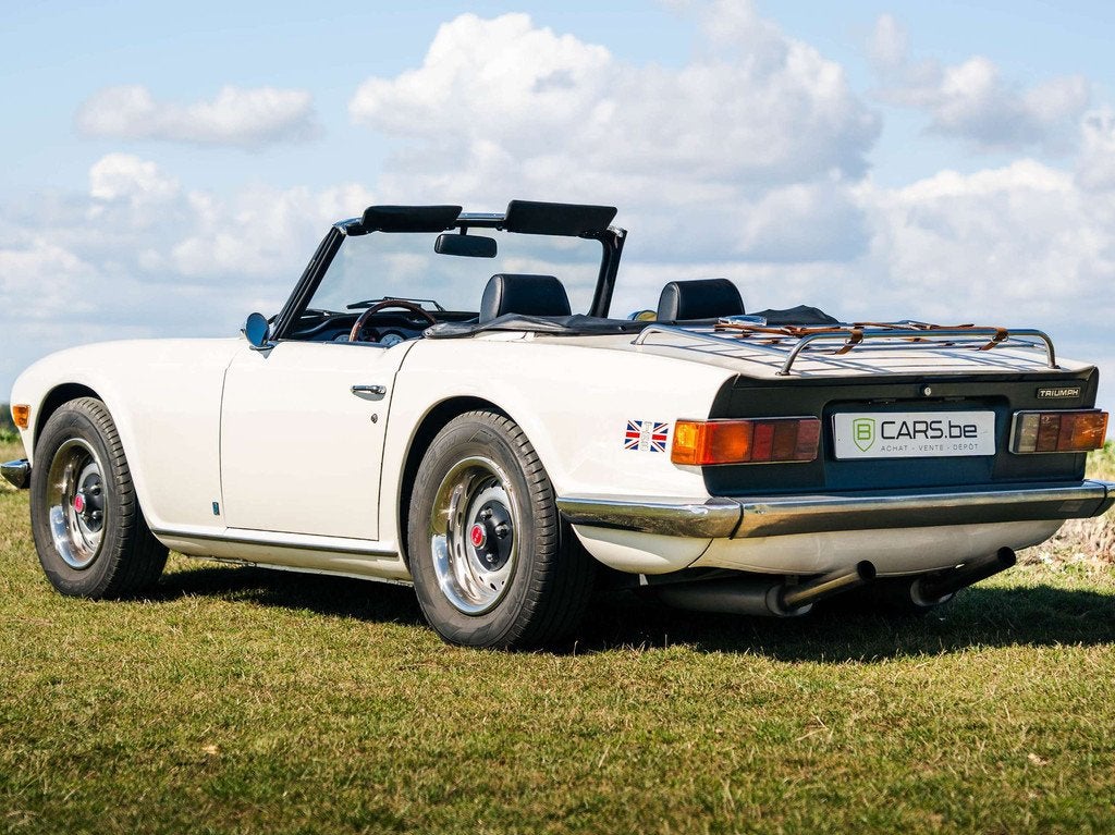 Triumph TR6 Carburator SU - 125 CV - renovated (bj 1973), Auto's, 2500 cc, 105 pk, Zwart, Cabriolet
