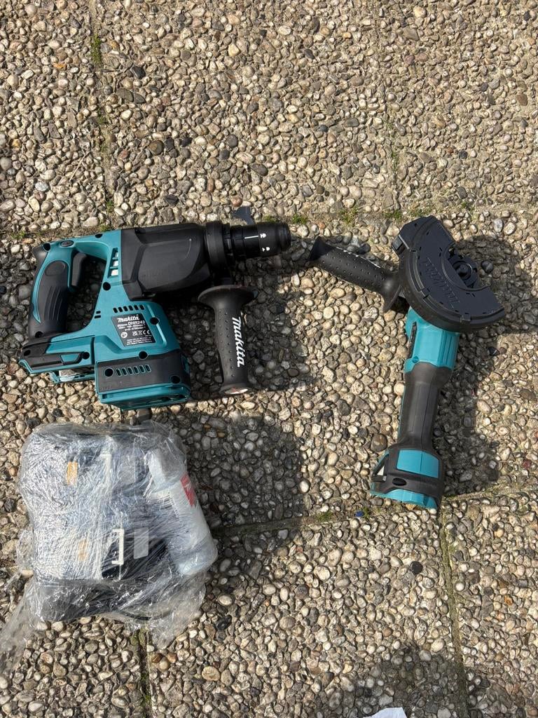 Makita complete set met boorschijven, Nieuw, Ophalen of Verzenden, Boor- en Schroefmachine, Klopboormechanisme