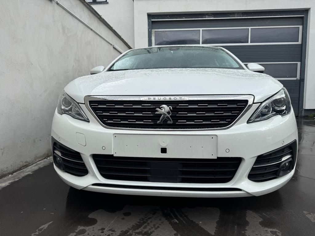 Peugeot 308 facelift 2020 – 1.2 benzine – Allure niveau, Auto's, Peugeot, Voorwielaandrijving, Stof, Wit, Bedrijf