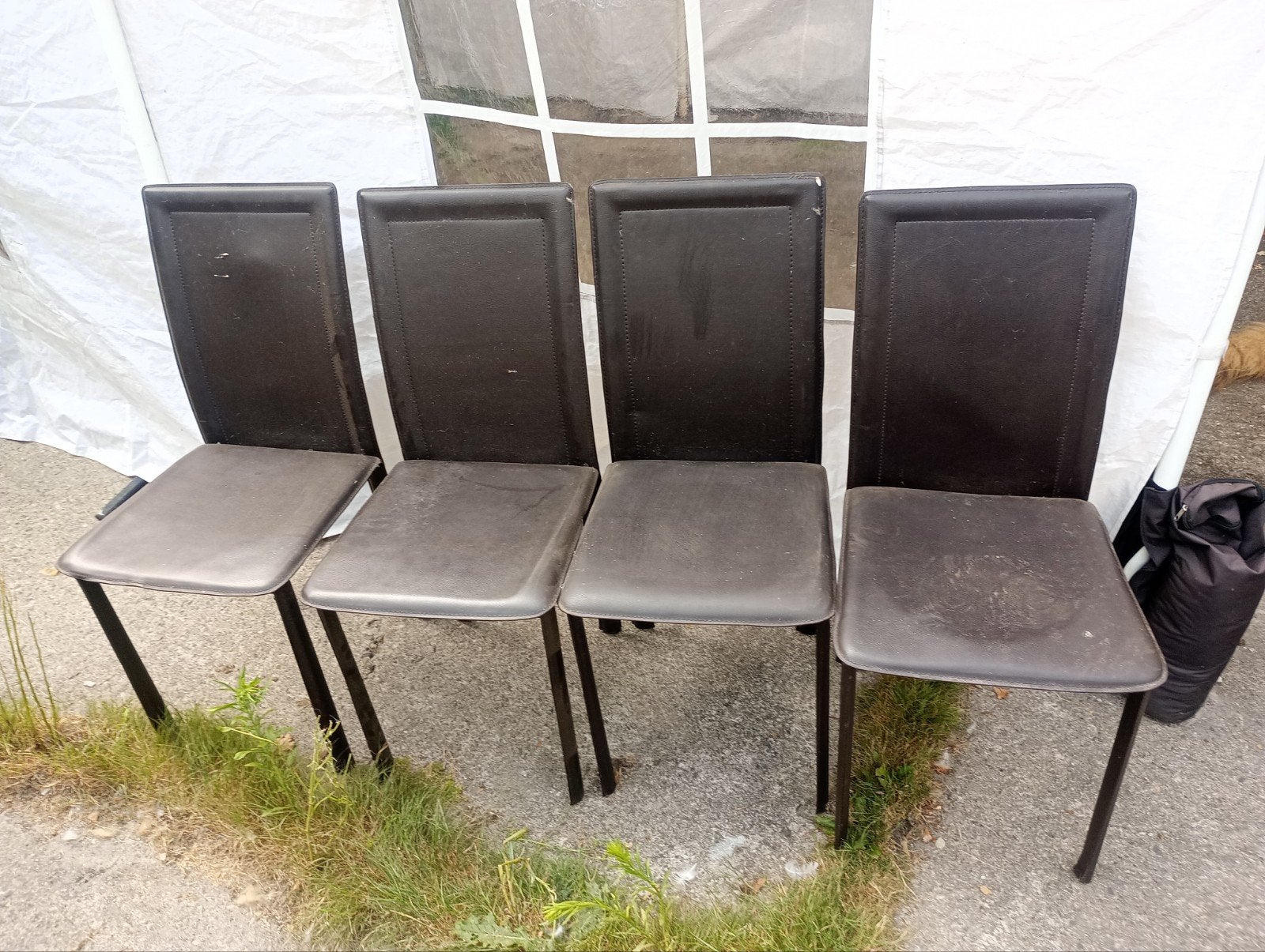 4 stoelen metalen frame lederlook afwerking, Ophalen, Gebruikt, Metaal, Vier