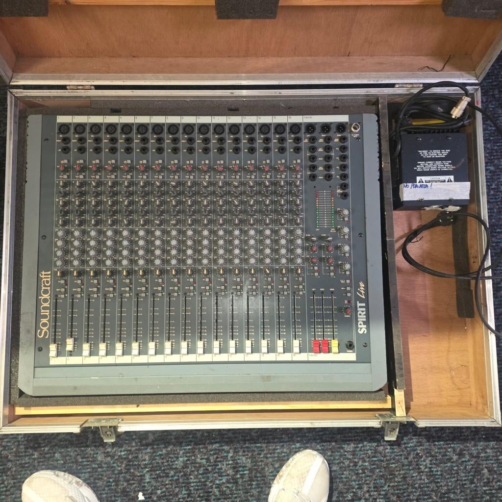 Console de mixage Soundcraft Spirit Live 16 canaux, Musique & Instruments, Tables de mixage, Enlèvement, Utilisé, 10 à 20 canaux