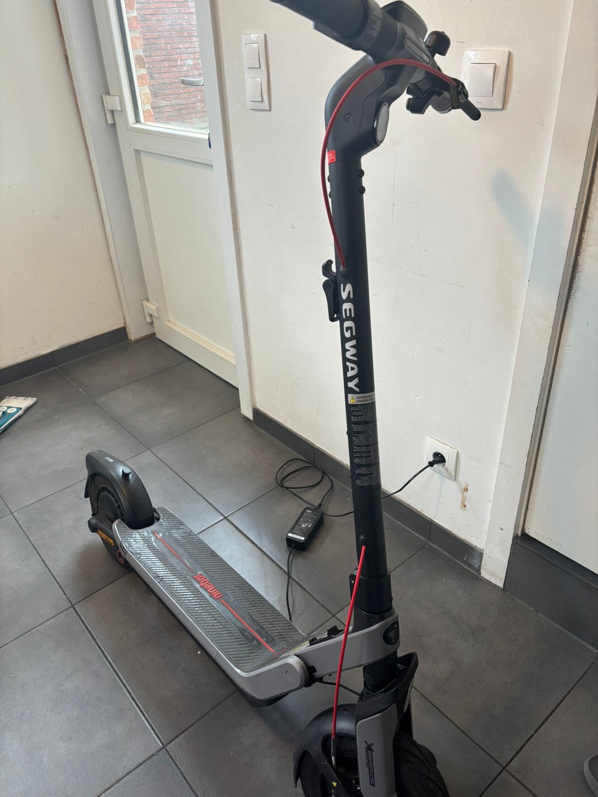 Ninebot e3 pro, Ophalen of Verzenden, Zo goed als nieuw