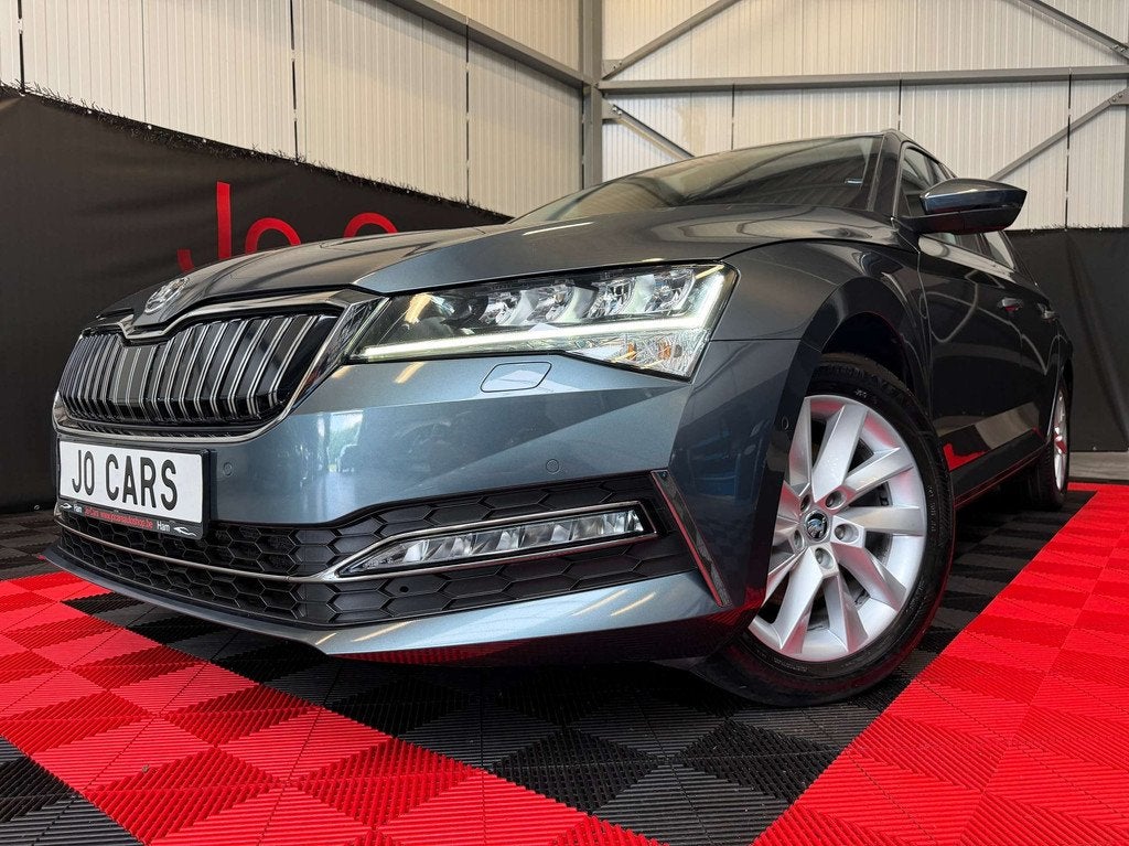 Skoda Superb Combi PHEV 1.4 TSI/Leder/Led/Ambi/Camera/Zv/Sv/, Auto's, Skoda, Automaat, USB, Gebruikt, 4 cilinders