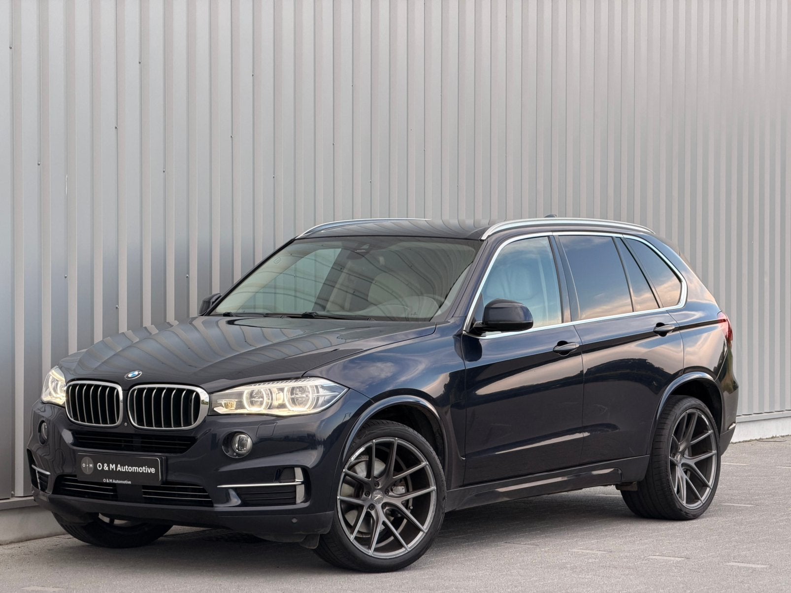 BMW X5 40d Xdrive F15 lichte vracht Leder/LED/Headup/NightV, Auto's, BMW, Automaat, 230 kW, Blauw, https://public.car-pass.be/vhr/51461d79-c4fc-4a34-9fa4-e3f8c36ea1c3