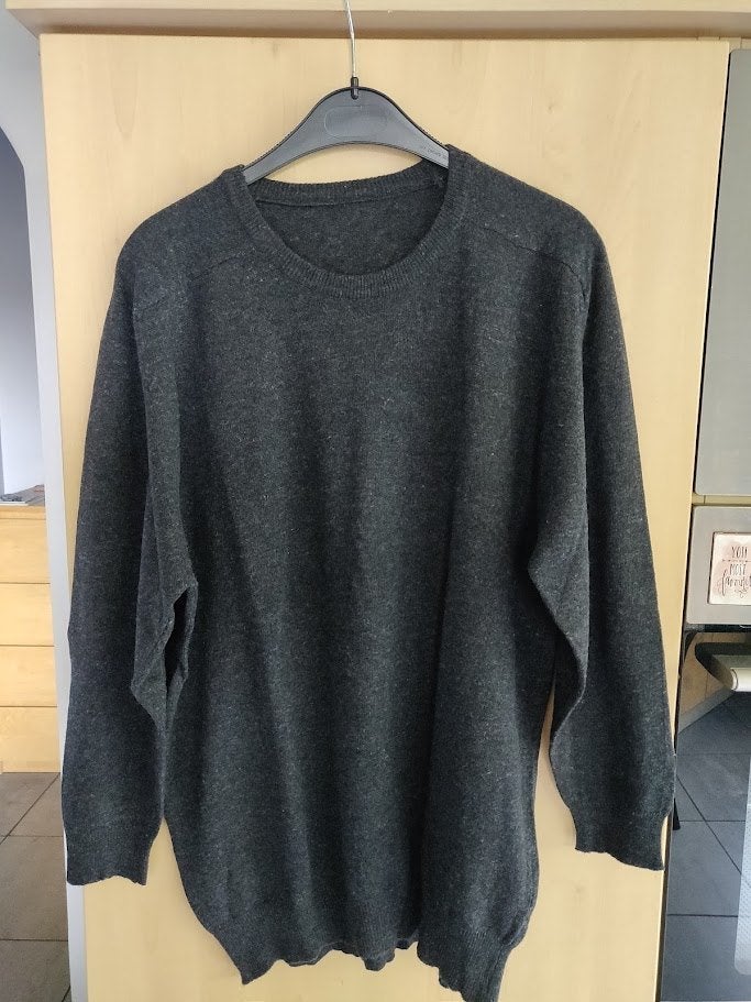 Pull merk uitgeknipt.  maat XL., Ophalen of Verzenden, Zo goed als nieuw, Maat 56/58 (XL), Grijs