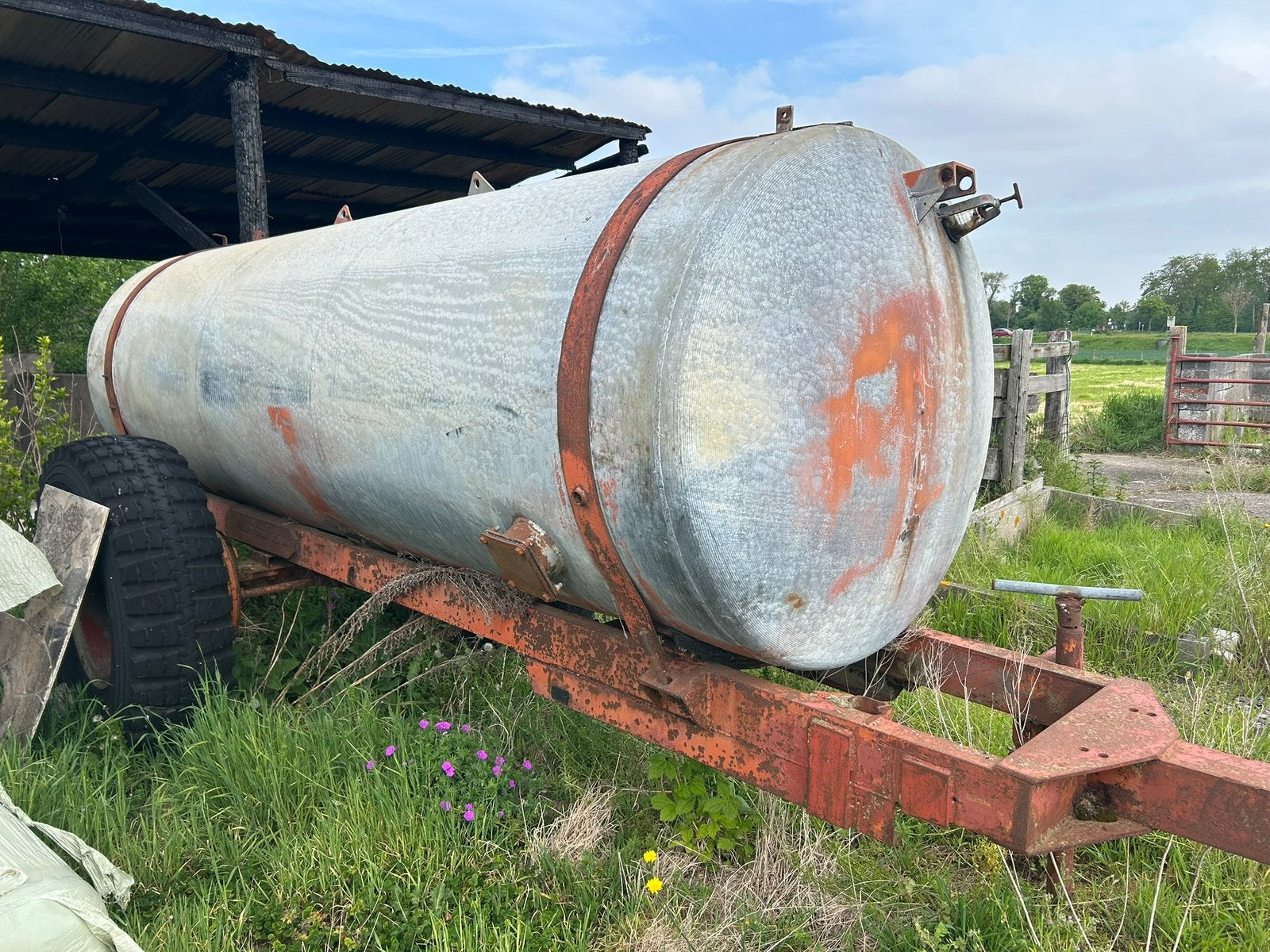 Waterton om dieren drinken te geven 5000-6000 liter, Zakelijke goederen, Landbouw | Werktuigen, Ophalen, Overige typen