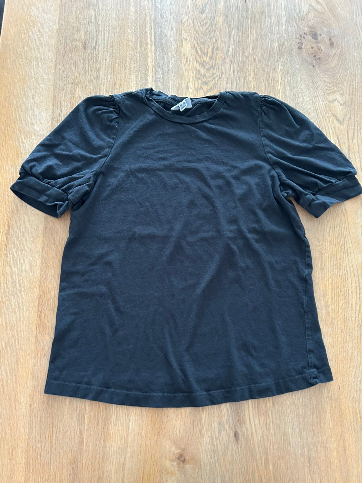 Zwarte t-shirt pofmouwen Aware by Vero Moda maat XS, Kleding | Dames, T-shirts, Zwart, Ophalen of Verzenden, Zo goed als nieuw