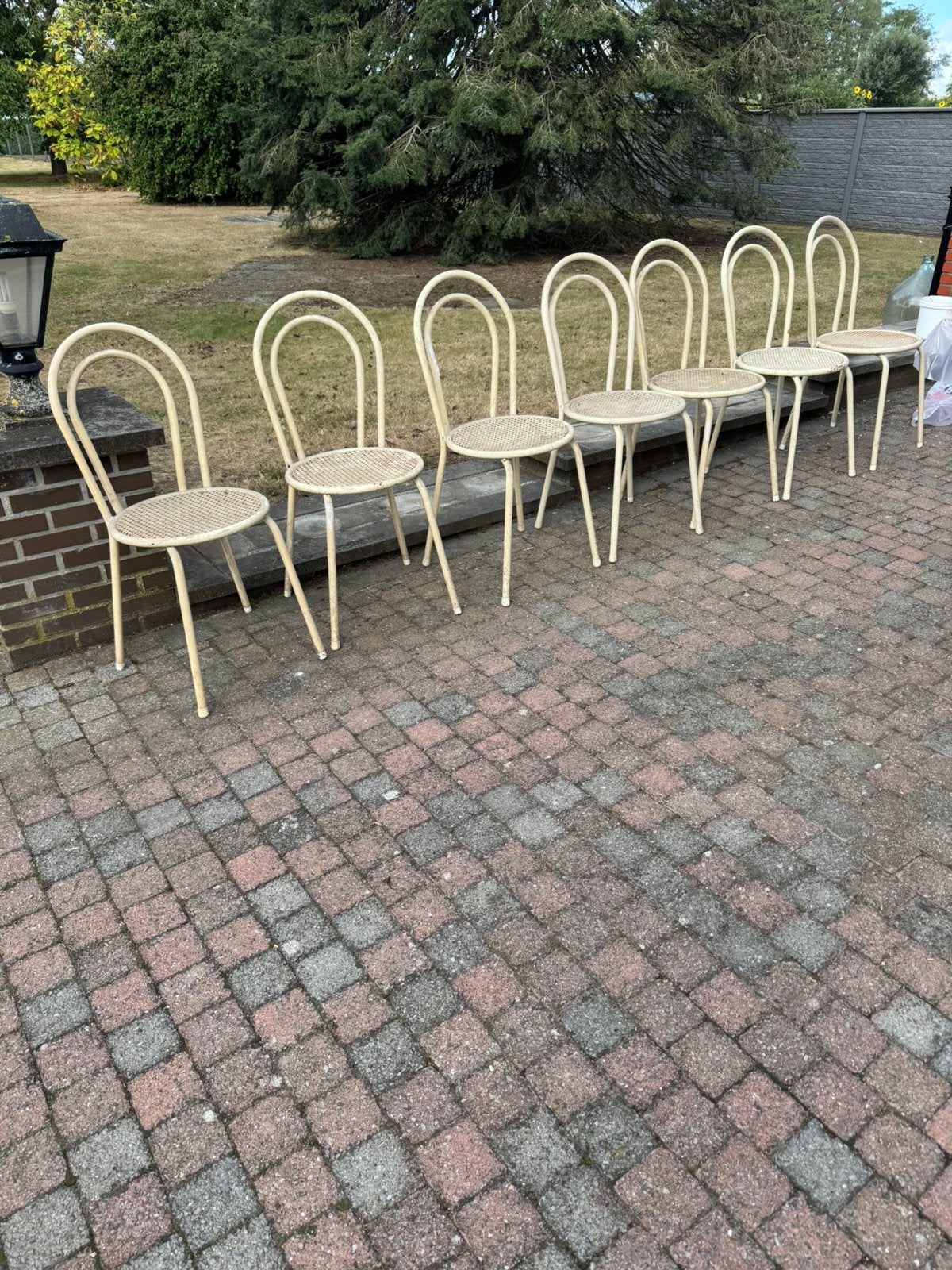 Ijzeren stoelen, Ophalen
