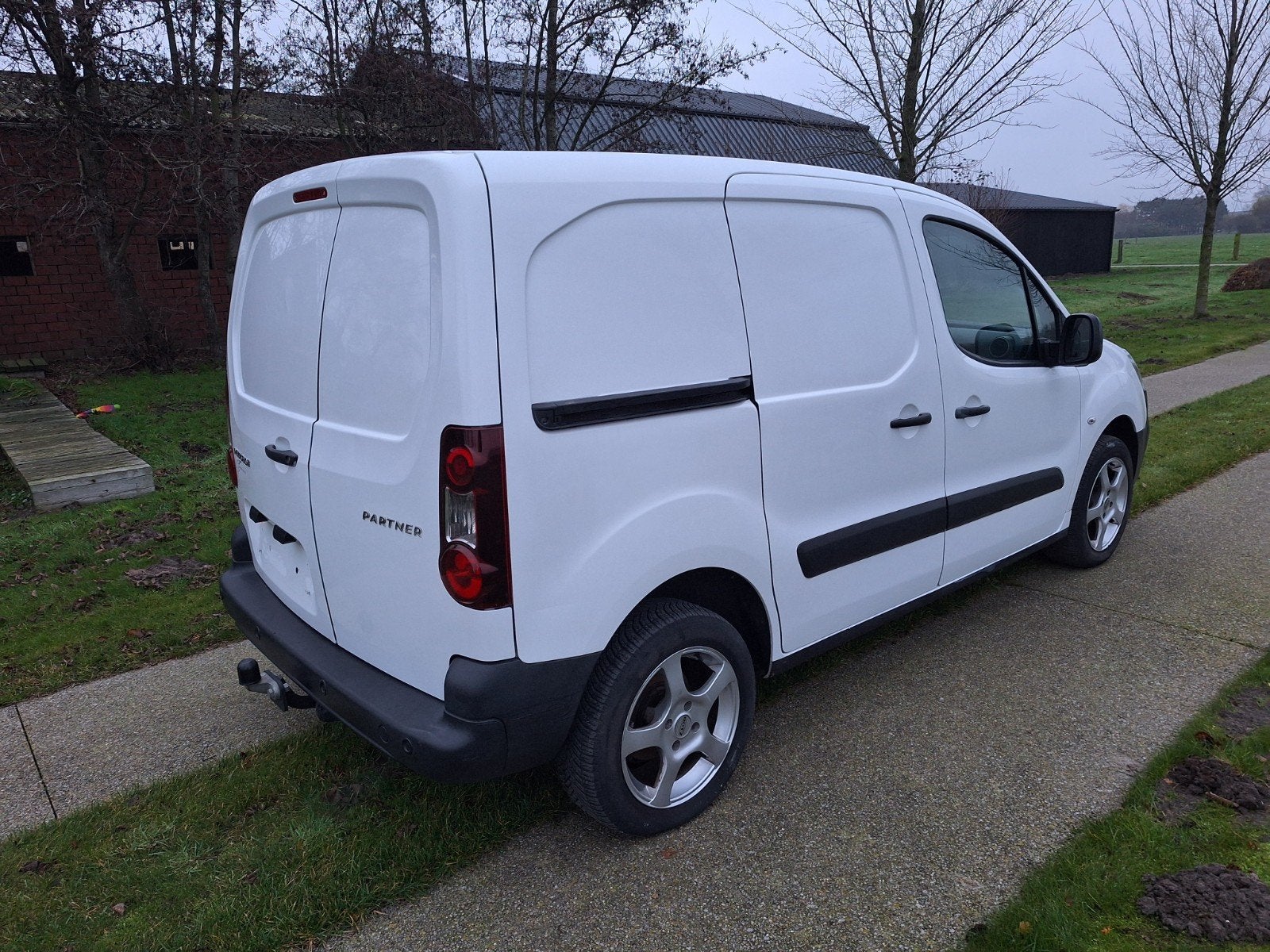 Peugeot partner 1.6hdi navigation, Achat, Euro 6, Boîte manuelle, Entretenue par le concessionnaire