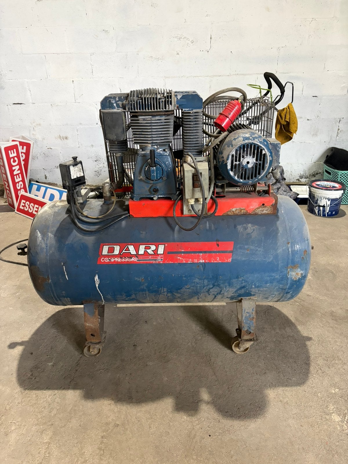 Compresseur triphasé, Bricolage & Construction, 100 litres ou plus, Enlèvement, Comme neuf, 10 bars ou plus