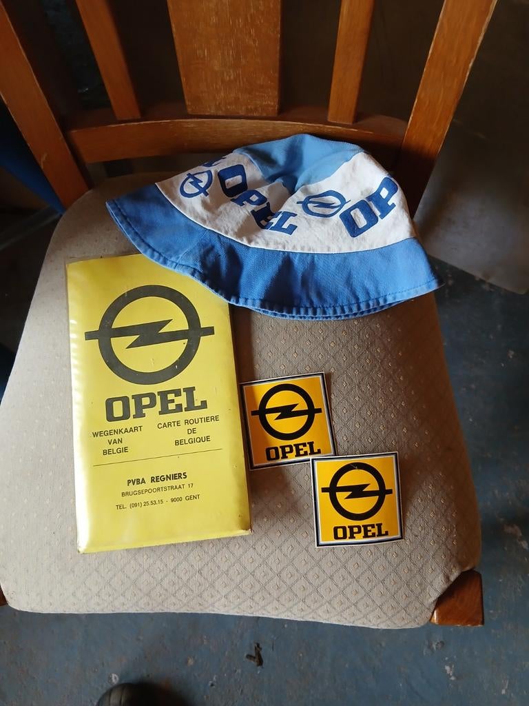 Opel pet , stickers , landkaart, Enlèvement