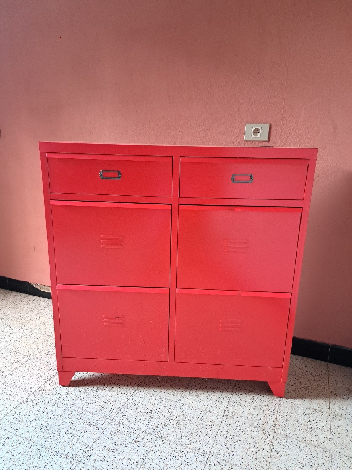 meuble a chaussure en métal rouge, Enlèvement, Utilisé