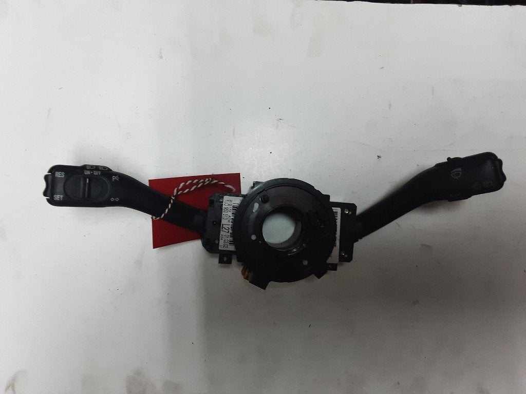 SCHAKELAAR Ford Fiesta 6 (JA8) (01-2008/01-2018), Gebruikt, Mevr. I. Hauben, Ford, Rue de l'Espoir 34 34
4030  GRIVEGNÉE, BE