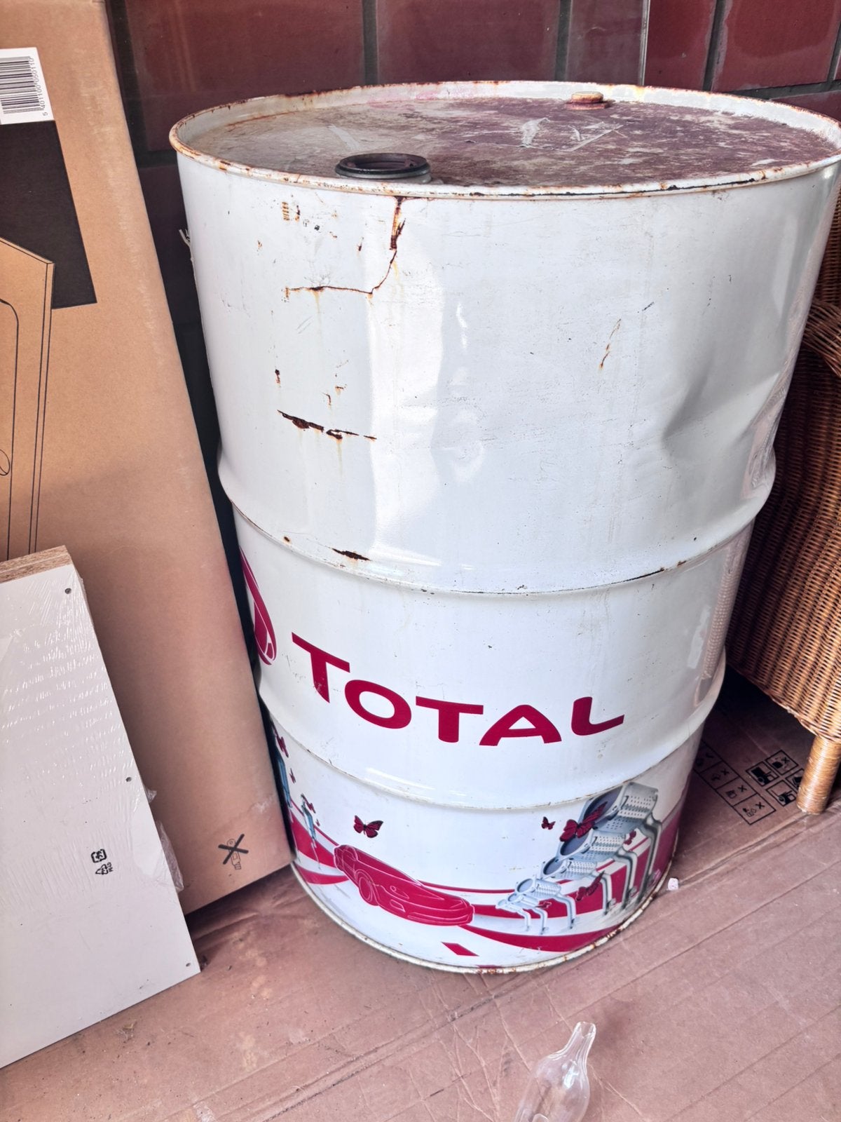 Tonneau en metal Total, Enlèvement, Utilisé, Métal