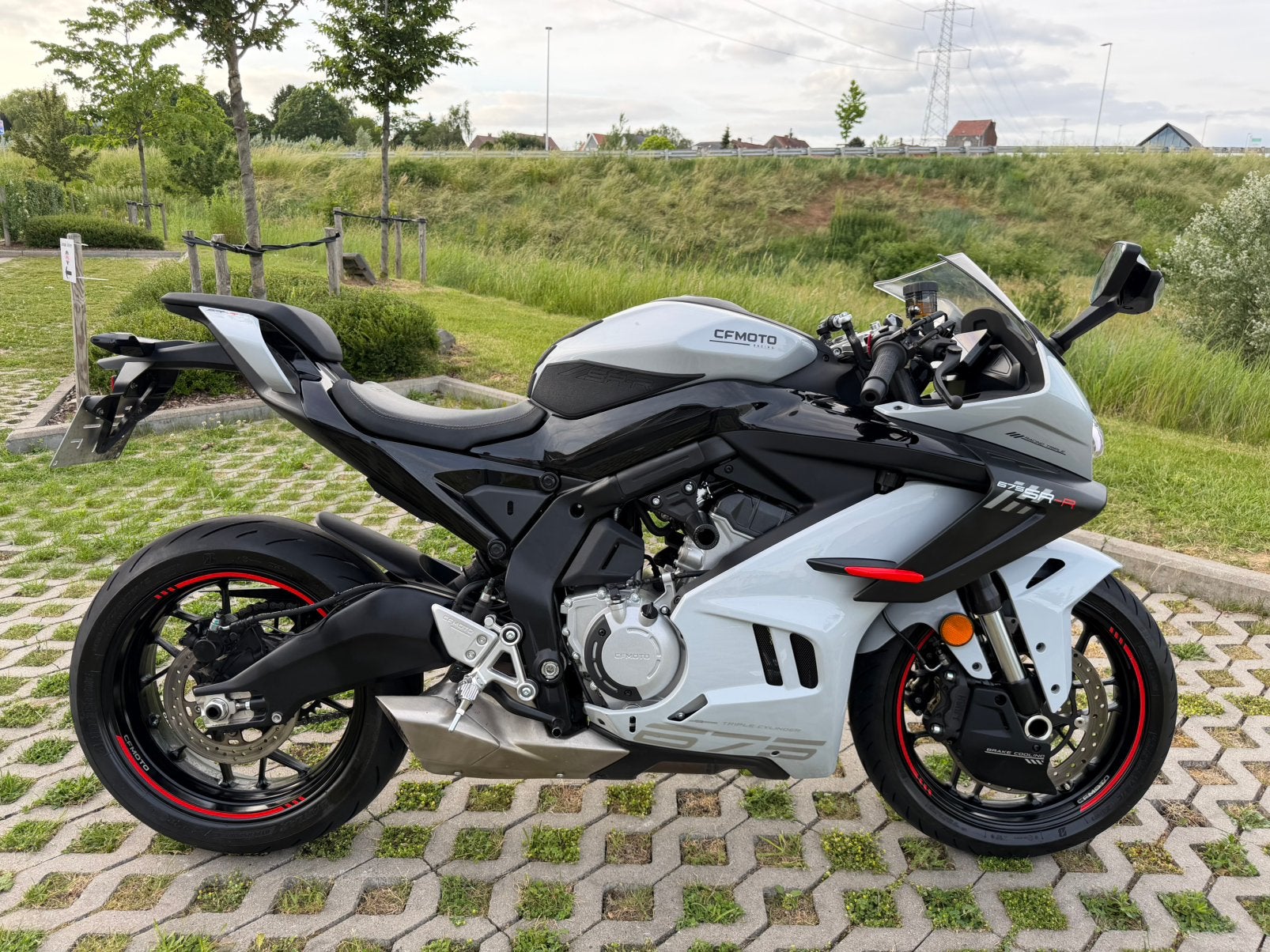 CF MOTO 675 SR-R * GARANTIE * 2025 * CT OK, 675 cc, B, Occasion, Motorrijbewijs A
