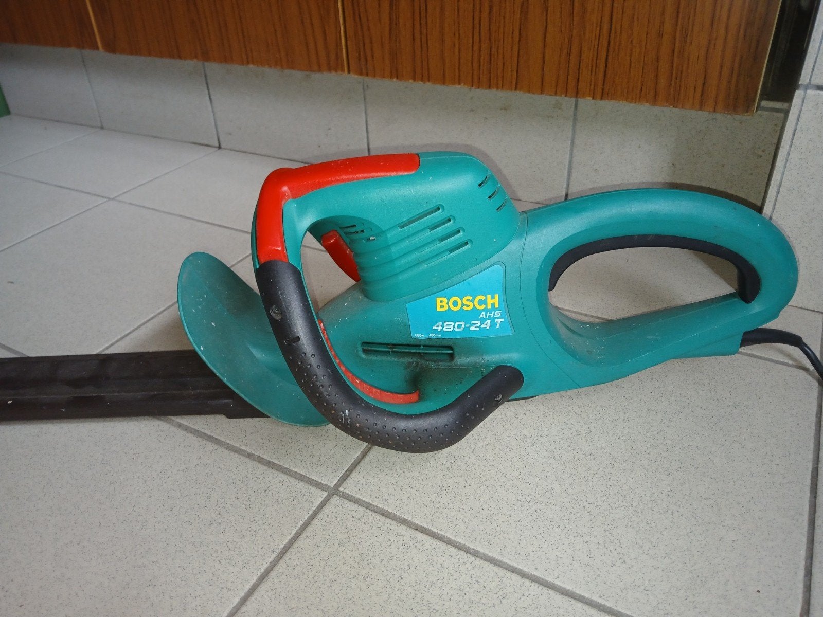 Titre : Taille-haie Bosch AHS 480-24 T (550 W — 480 mm)
Omsc, Enlèvement