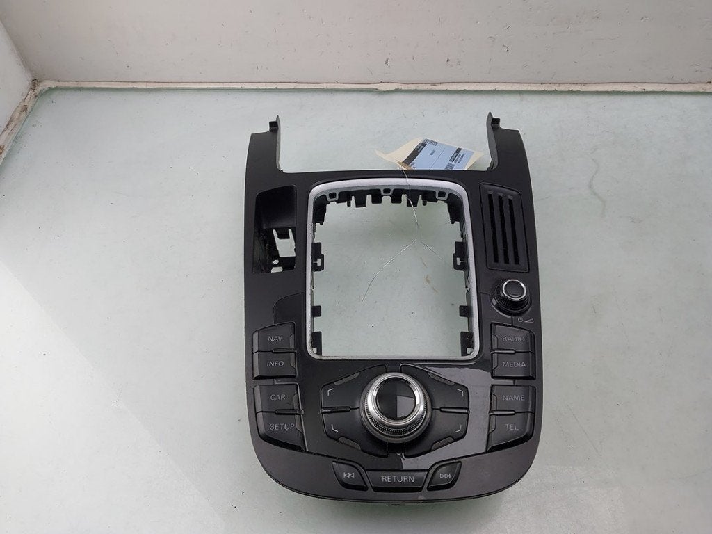 PANNEAU DE COMMANDE RADIO Audi A4 (B8) (01-2007/12-2015), Utilisé, Audi