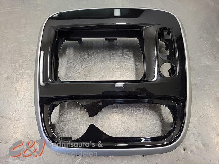 Radio omlijsting van een Renault Trafic, Gebruikt, -, Renault, -
