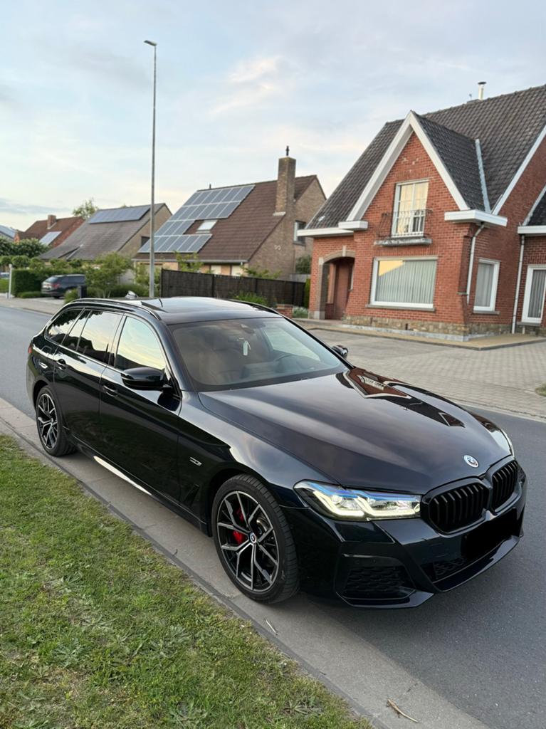 Bmw 530e Plug in Hybrid 298 Pk Full Pack M van het jaar 2023, Auto's, Bedrijf, Hybride Elektrisch/Benzine, Achteruitrijcamera