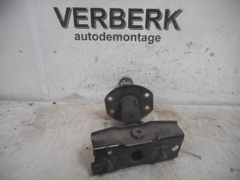 BUMPER SCHOKDEMPER VOOR 3 serie (E36 / 4) (51.11-8119257), Gebruikt, Ophalen of Verzenden, Petuelring 130 80809 München, DE, BMW