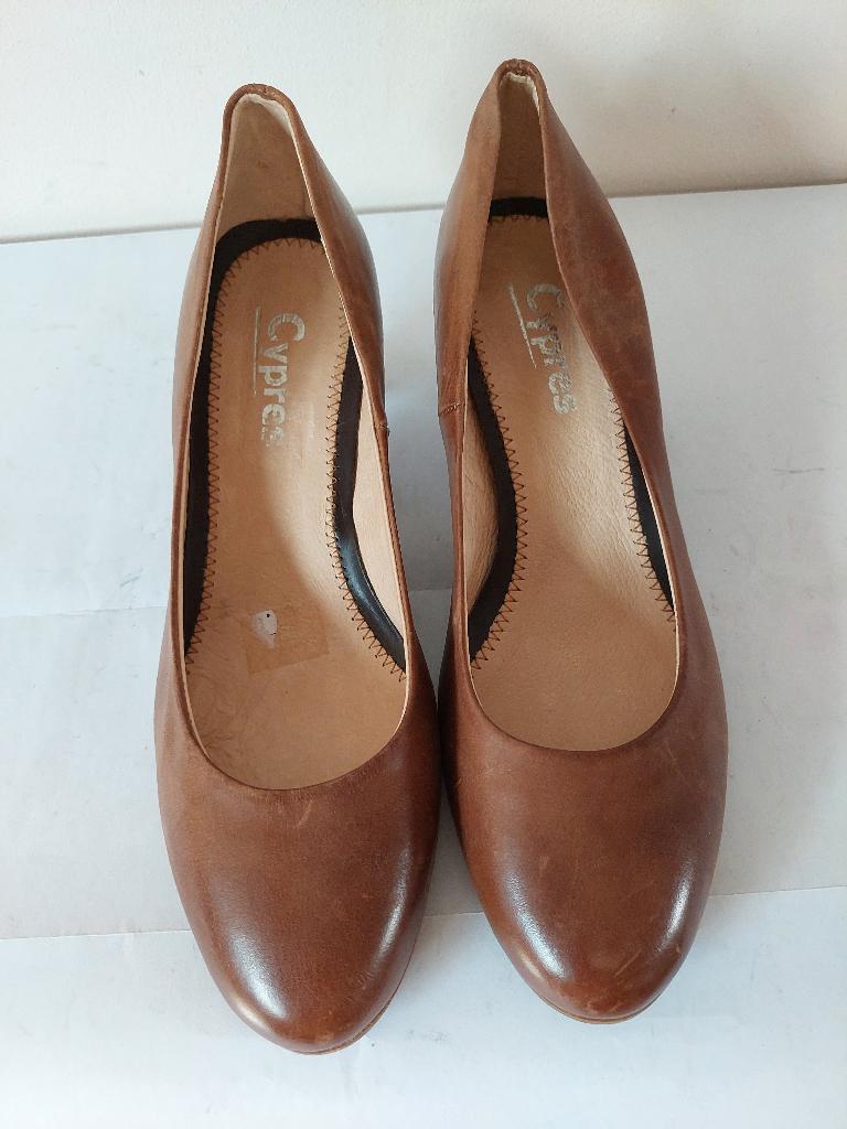 849B* CYPRES jolis escarpins bruns tout cuir (38), Escarpins, Brun, Porté, CYPRES