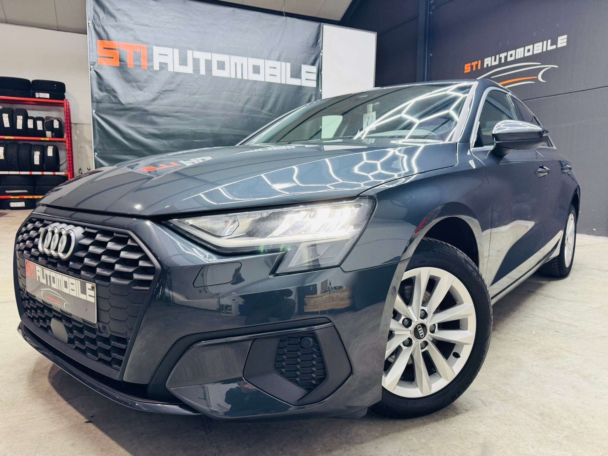 Audi A3 * GARANTIE 12 MOIS * (bj 2021), Auto's, Audi, Voorwielaandrijving, Stof, Gebruikt, 4 cilinders