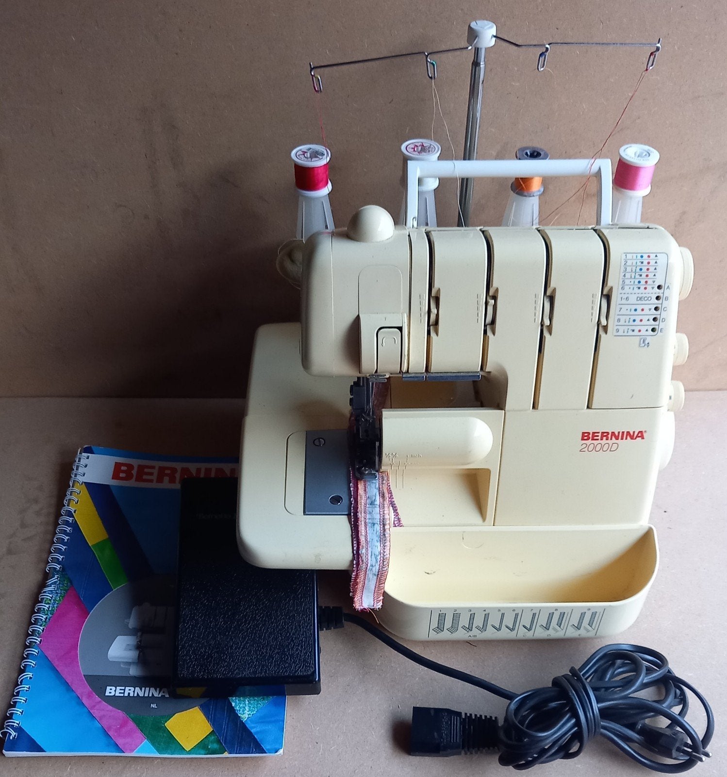 Bernina overlockmachine, perfecte staat + garantie, Hobby en Vrije tijd, Naaimachines en Toebehoren, Lockmachine, Bernina, Ophalen of Verzenden