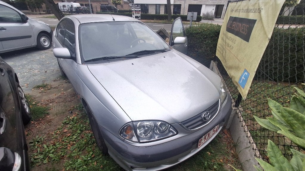 Toyota Avensis ***MOTOR STUK ***, Autos, Argent ou Gris, Avensis, 4 portes, Entreprise
