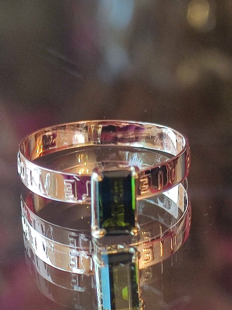Antieke ring met groene toermalijn, Ophalen of Verzenden, Zo goed als nieuw, 17 tot 18, Dame of Heer