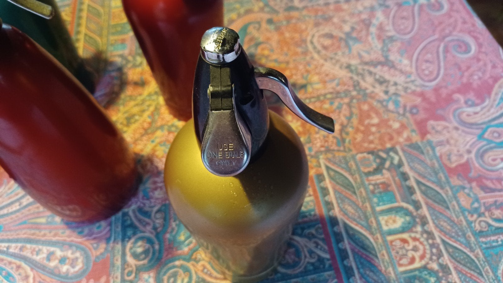soda sifons, Ophalen