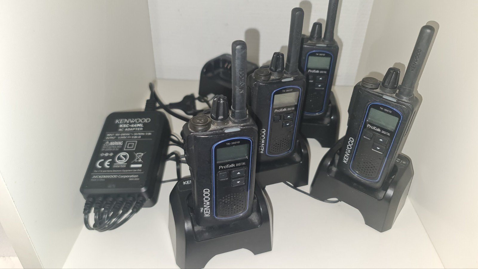 Kenwood TK 3601d Digitale portofoons lees tekst, Telecommunicatie, Portofoons en Walkie-talkies, Niet werkend, Portofoon of Walkie-talkie