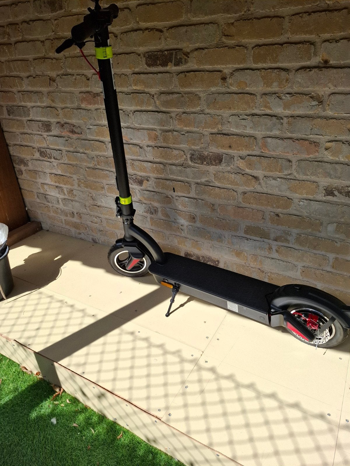NOUVEAU SCOOTER ÉLECTRIQUE SHARP, Vélos & Vélomoteurs, Enlèvement