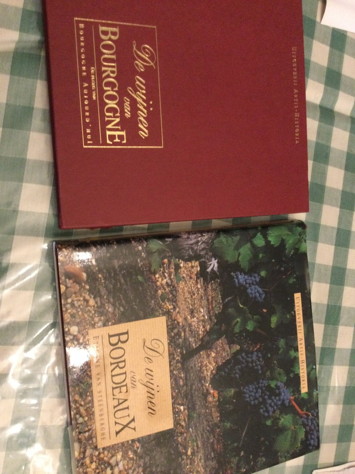 Artis : wijnen van Bourgogne + wijnen van Bordeaux, Livres, Livres d'images & Albums d'images, Enlèvement, Comme neuf