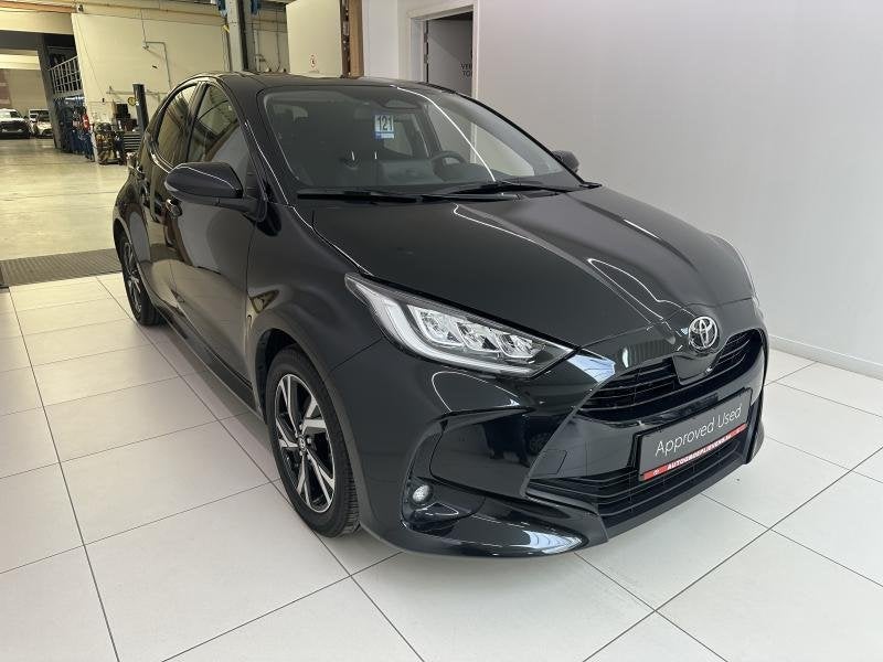 Toyota Yaris 1.5 HYB ICONIC, 91 g/km, Achat, Euro 6, https://public.car-pass.be/vhr/95dfa216-4df4-4546-a5f0-629d6e69bc5b