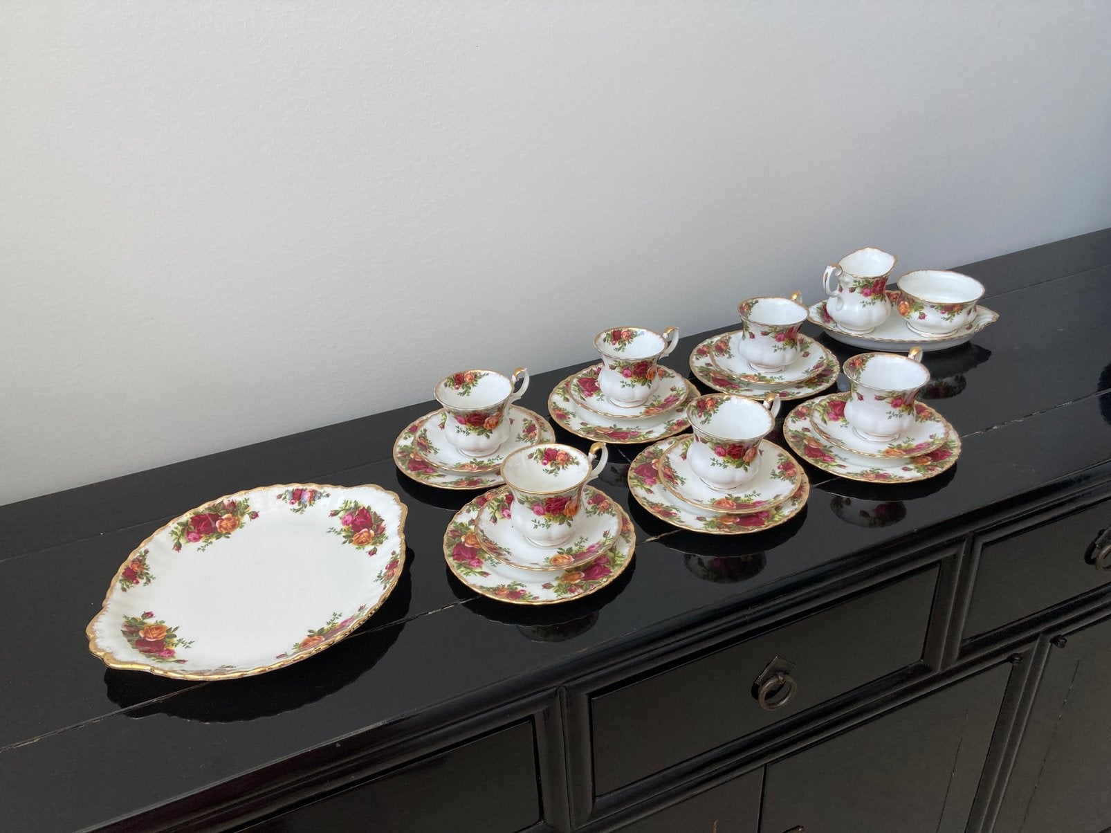 Koffie of theeservies Royal Albert, Ophalen