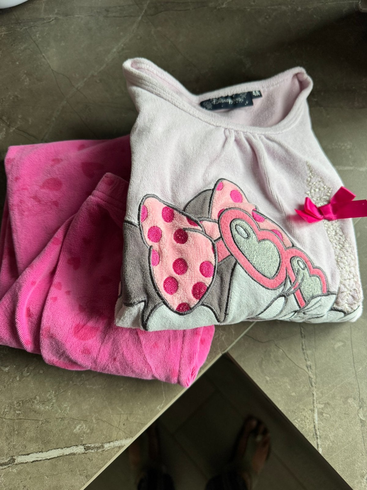 Pyjama Disneyland pour fille, Enfants & Bébés, Vêtements enfant | Taille 104, Enlèvement ou Envoi, Comme neuf