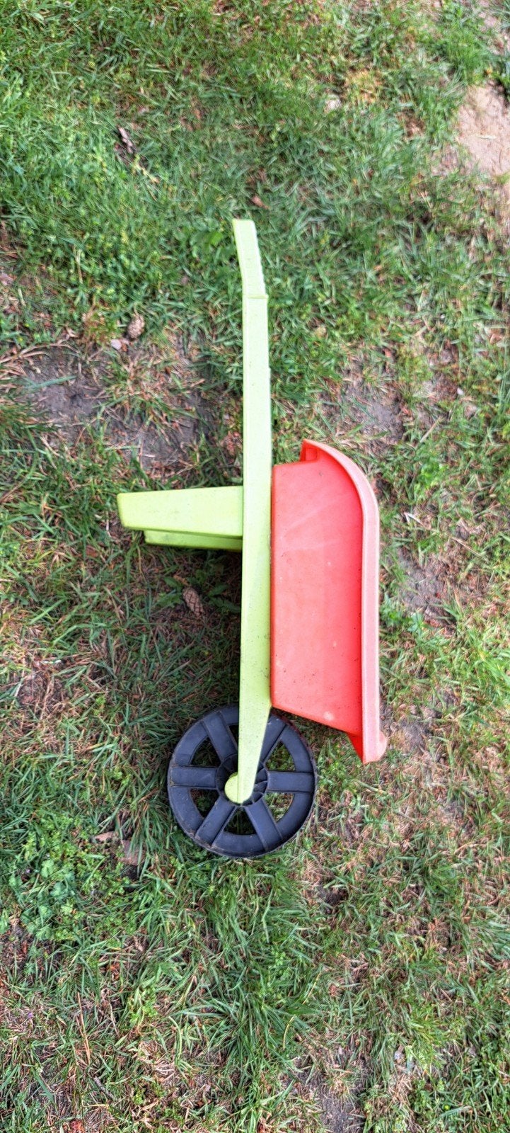 Speelgoed kruiwagen, Ophalen