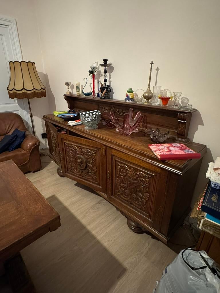 Zeer oud massief houten dressoir, Antiek en Kunst, Ophalen