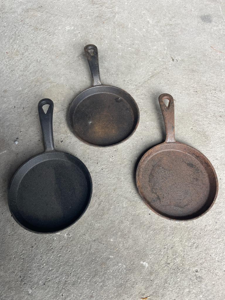 Set van 3 vintage gietijzeren pannetjes, Antiek en Kunst, Antiek | Tin, Ophalen
