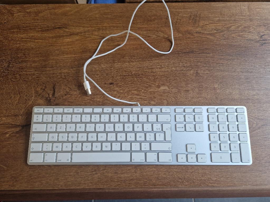 Clavier Apple AZERTY, Informatique & Logiciels, Claviers, Comme neuf, Azerty, Filaire, Enlèvement