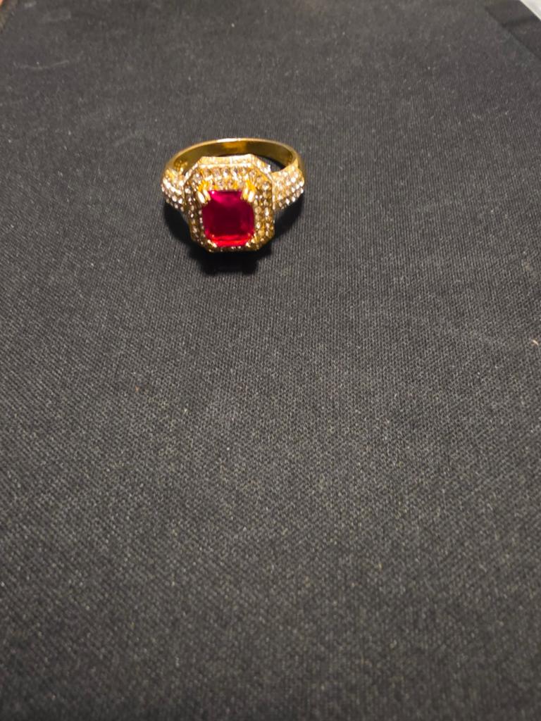 Dames ring, Handtassen en Accessoires, Ringen, Ophalen, Nieuw, Dame, Goud