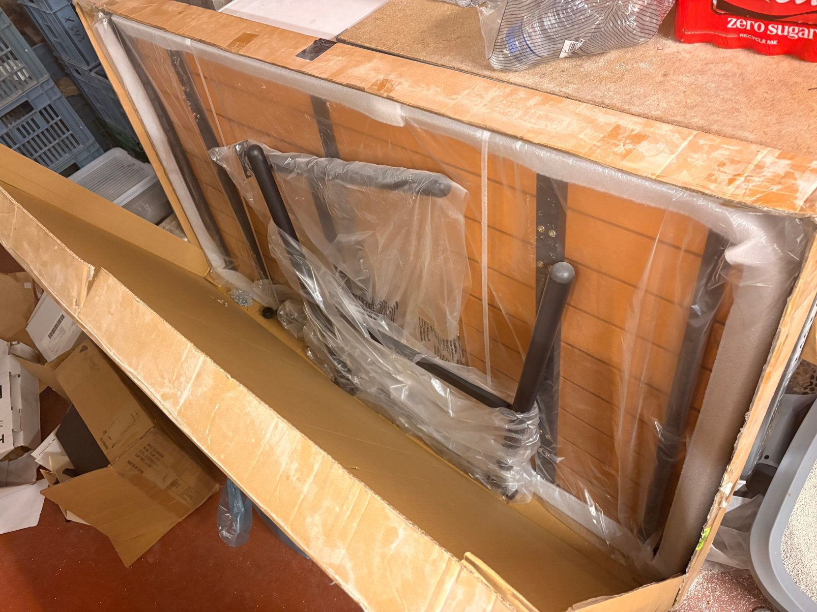 Nouvelle table d'extérieur aspect bois - inutilisée, Enlèvement, Neuf