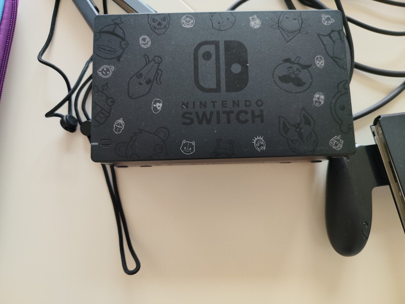 1 console switch édition fortnite, Enlèvement