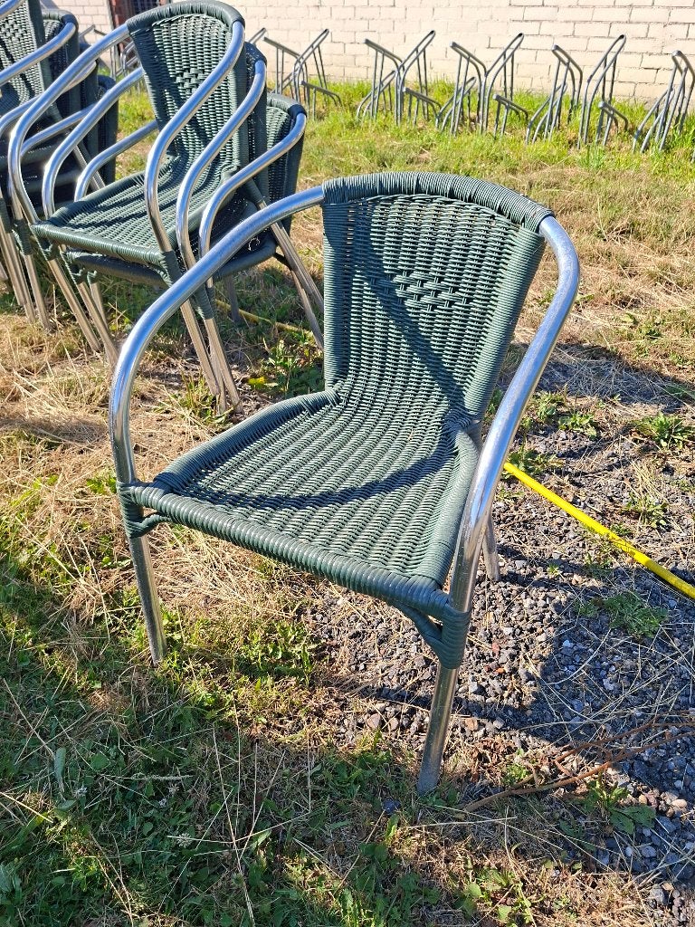 Terrasstoelen, Enlèvement