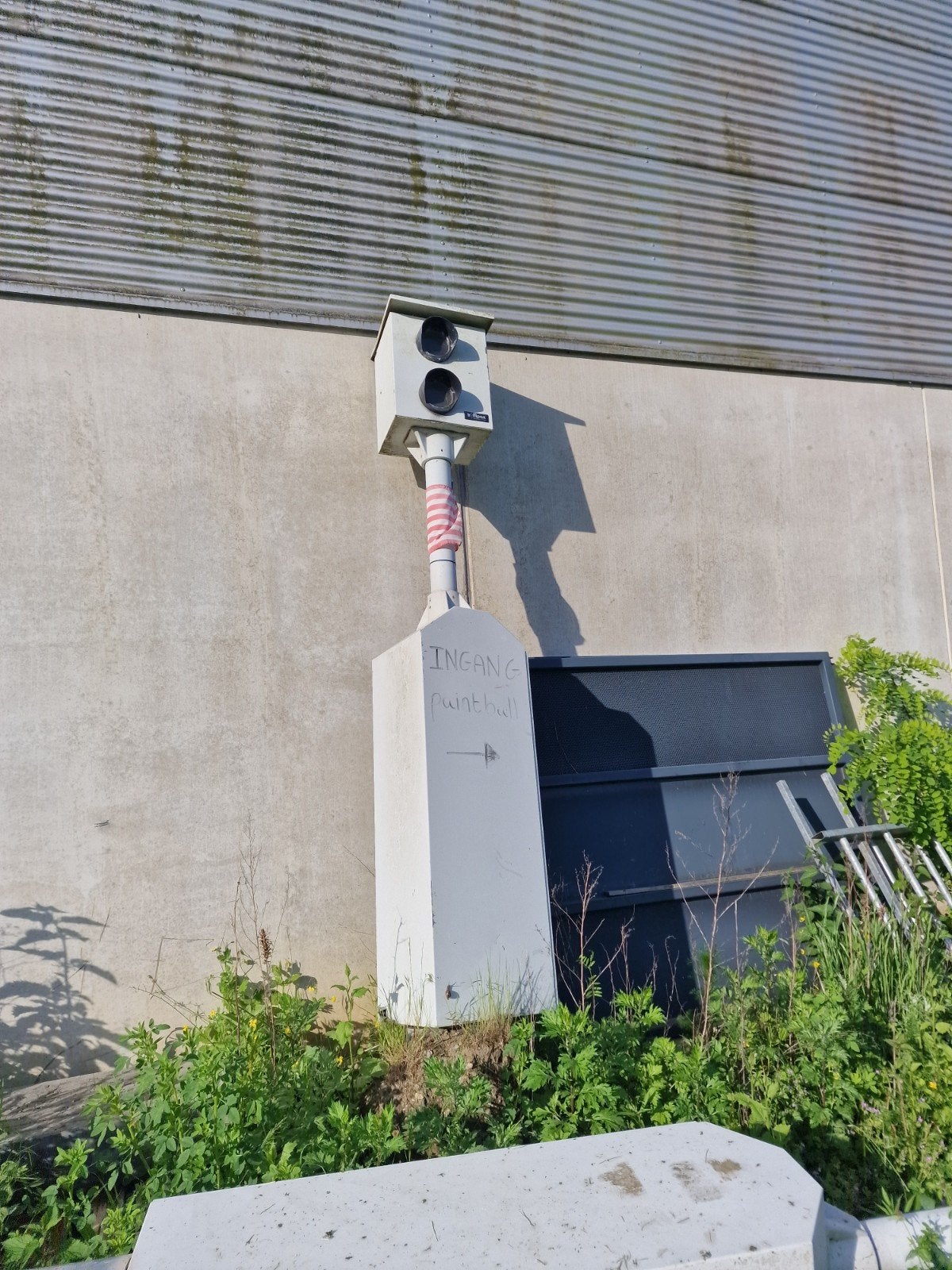 Echte flitspaal zonder binnenwerk, Enlèvement