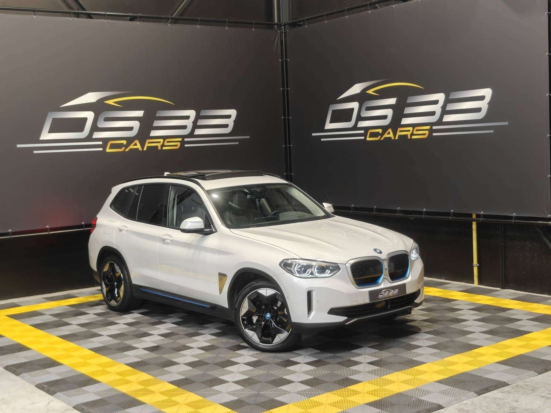 BMW iX3 80 kWh Pano/LED/Harman/20"/DodeHoek/Keyless/MemoryLe, Achat, Euro 6, Entreprise, Alarme