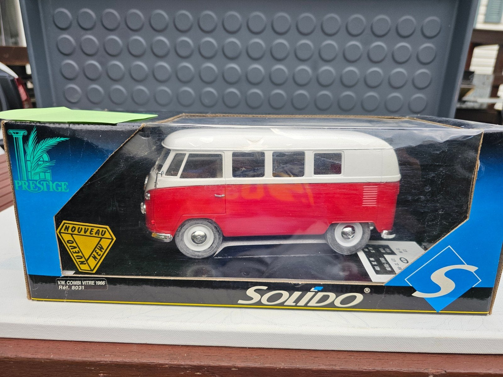 Miniatuur VW Combi 1.18e+doos, Hobby en Vrije tijd, Ophalen of Verzenden, Zo goed als nieuw, Auto, Solido