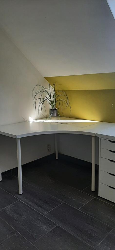 Mooi wit hoekbureau, Huis en Inrichting, Bureaus, Ophalen, Wit, Hoekbureau